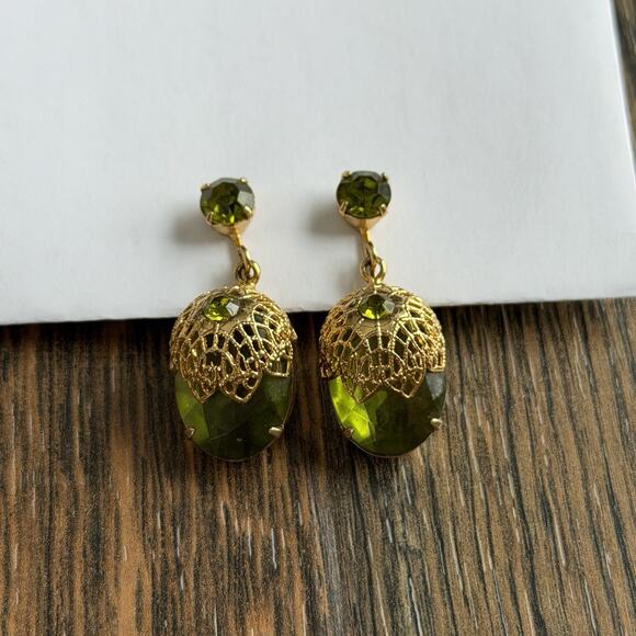 Vintage Sarah Coventry Earrings TOUCH OF ELEGANCE 7326 Green Rhinestone Clip On - Picture 1 of 4